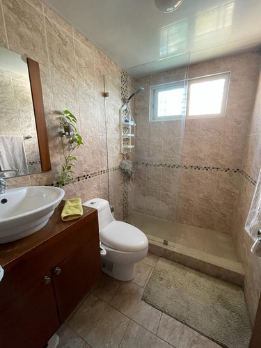 En Venta Hermoso Ph De 3 Habitaciones Con Terraza.