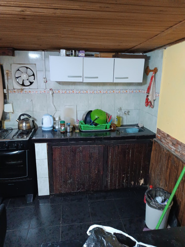 Vendo 2 Casas De 2 Dormitorios En El Mismo Padrón Buen Estado De Conservación A 2 Cuadras De La Avenida