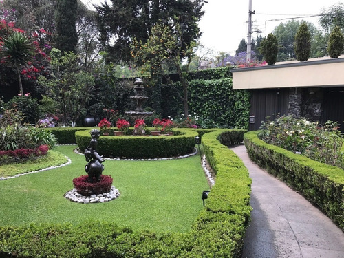 Jardines Del Pedregal, Amplia Residencia De Una Sola Planta,