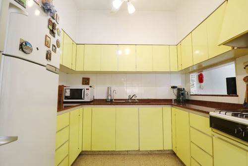 Venta Casa 6 Ambientes Monte Castro Con Parque
