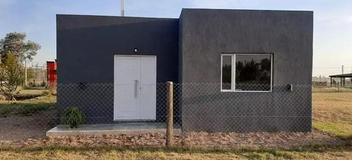 Casa En Venta - 2 Dormitorios 1 Baño - 430 Mts - San Miguel Del Monte, Buenos Aires