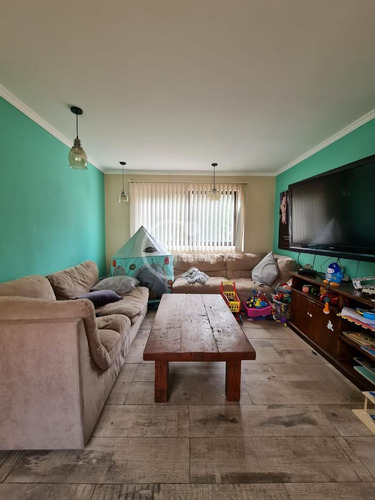 Casa En Venta De 6 Dorm. En Las Condes