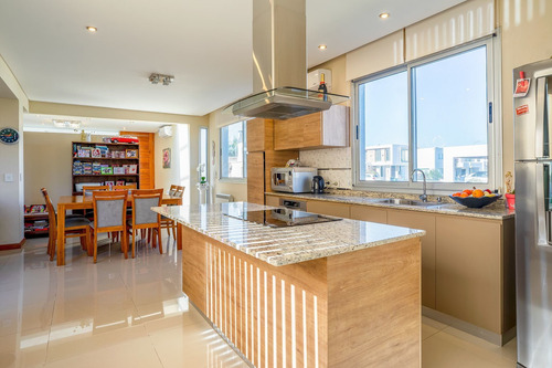 Imagen 9 de 30 de Venta Casa En San Sebastián Barrio Cerrado Funes