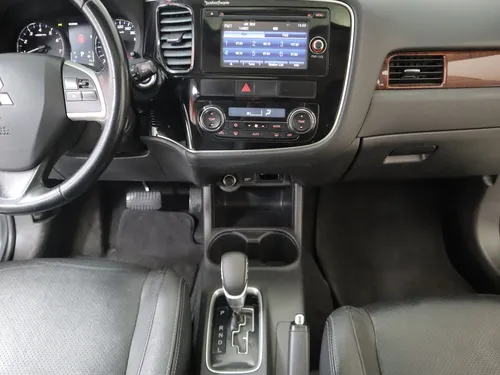 Mitsubishi Outlander 3.0 Tp 7ab Ct Tc 7psj 4x4