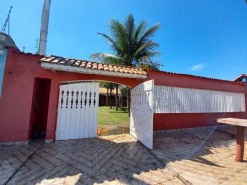 Imagem 16 de 23 de Casa No Bairro São Jorge Em Itanhaém, Litoral Sul De São Paulo, Localizado Lado Praia, Ficando À 100 Metros Do Mar (1 Quadra Do Mar) Em Rua Calçada. Possui Churrasqueira E Vaga Para 05 Automóveis.