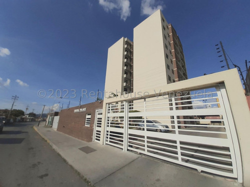 Maribel Morillo & Naudy Escalona Vende Moderno Apartamento Semi Amoblado  En  Zona Oeste,  Barquisimeto  Lara, Venezuela,  3 Dormitorios  2 Baños  85 M² 