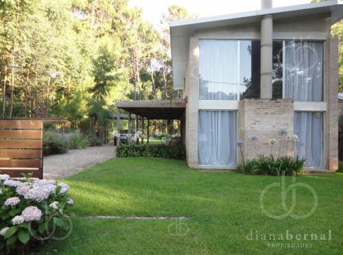 Punta Del Este, Casa En Solanas, 2 Dormitorios Y Piscina*- Ref: 42477