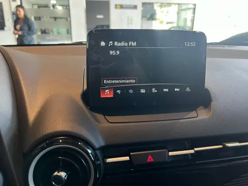 Mazda 2 Sport 1.5 At Touring Cuero 2026 Dp