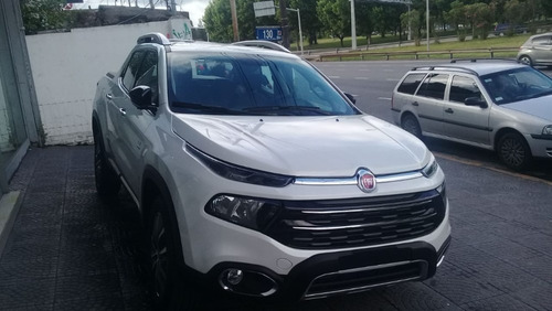 Imagen 3 de 16 de Fiat Toro Volcano 2.0 Turbo Diesel 2022 4x4 G
