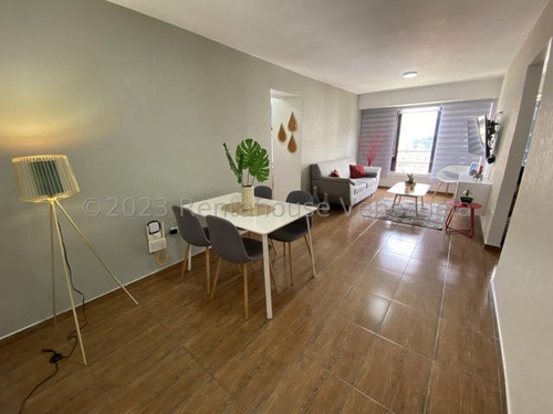 Moderno Apartamento Lomas Del Avila 24-5655 Jca