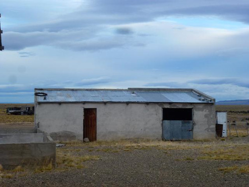 Inmobiliaria Comodoro - 20.000 Has Santa Cruz - Buenas Instalaciones - Rp 288
