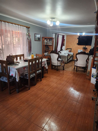 Casa En Venta De 2 Dorm. En Molina