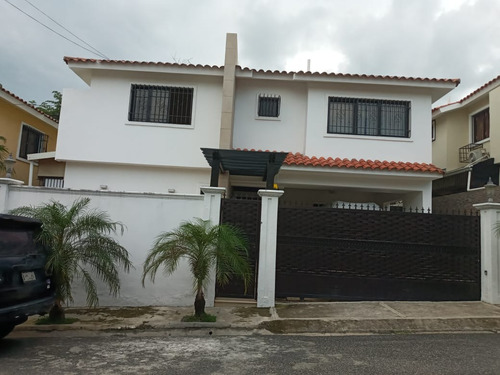 Casa En Venta Residencial Villa Isabel, Próximo A La República De Colombia. De Oportunidad 