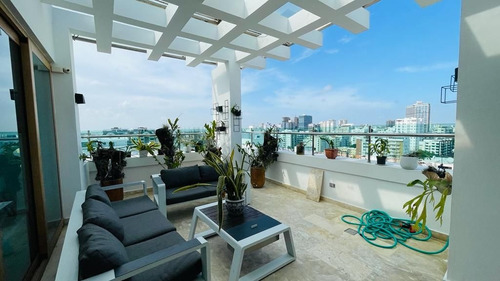 Apartamento Penthouse Amueblado En Alquiler En Evaristo Morales, Cercano A Sectores Como Piantini, Paraiso