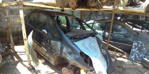 Imagem 2 de 5 de Sucata Citroen Picasso 2.0 2002 Somente Retirada De Peças