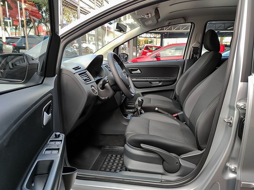 Imagem 5 de 15 de Volkswagen Fox 1.6 Msi Total Connect
