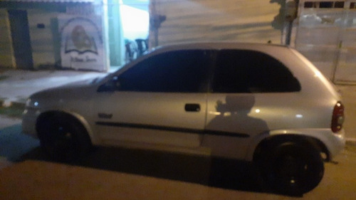 Imagem 4 de 4 de Chevrolet Corsa 2001 1.0 Wind 3p