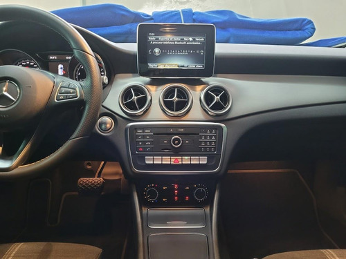Imagem 10 de 12 de Mercedes Benz Gla-200 Gla 200 Advance 1.6/1.6 Tb 16v Flex A