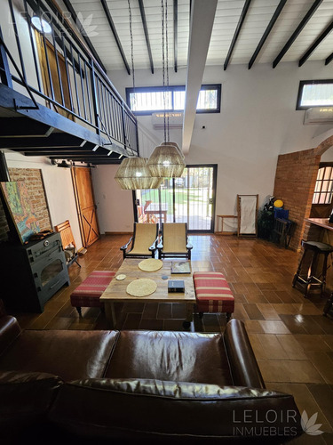 Casa En Venta 4 Amb En Parque Leloir
