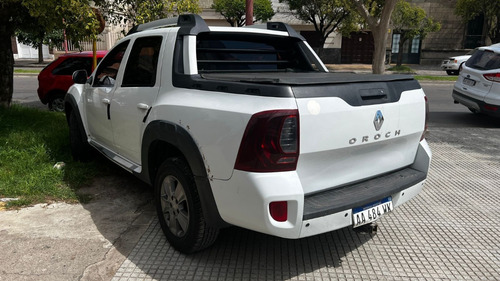 Imagen 6 de 8 de Renault Duster Oroch Outsider Blanco 2016 203.000 Km Roas