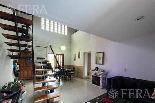 Venta Ph 4 Ambientes Con Balcón Y Patio En Wilde