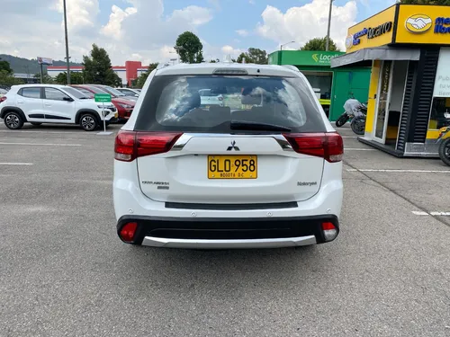Mitsubishi Outlander 3.0 Kaiteki