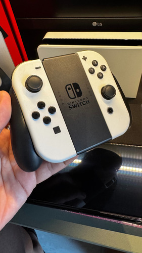 Nintendo Switch Oled Branco 64gb - Desbloqueado Branco (Usado)
