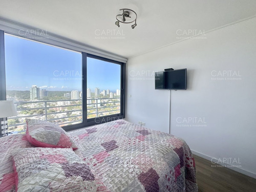 Imagen 9 de 18 de Apartamento De Tres Dormitorios Y Dependencia En Venta, Punta Del Este