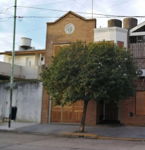 Hermoso Departamento De Dos Ambientes Sobre Albariño Al 3000 1er Piso Por Escalera