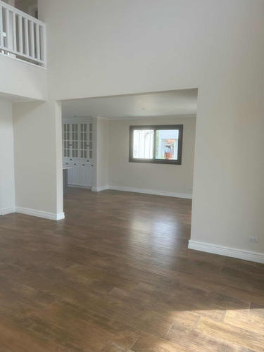 Casa En Venta - 5 Dormitorios 4 Baños - Cochera - 630mts2 - Mar Del Plata