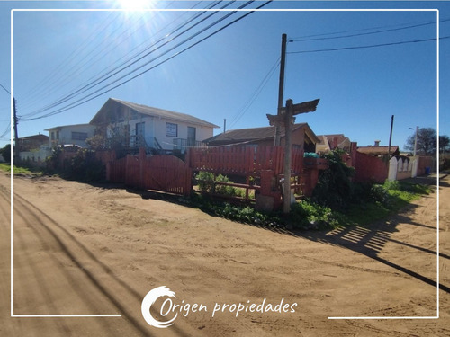 Casa Esquina Más 2 Cabañas A 200m De La Playa, El Quisco