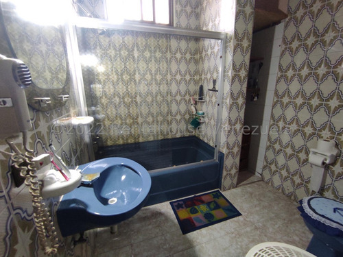 Hermosa Casa Quinta En Venta, Urb. El Castaño ( Zona Privada) Maracay, 23-27461 Mv