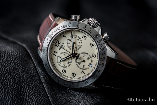Reloj Tissot V8 Quartz Chronograph T1064171626200