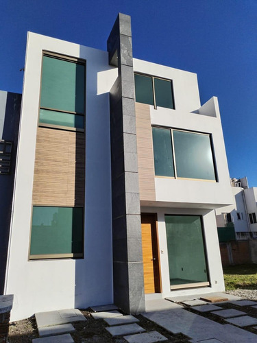 Casa En Condominio En Renta O Venta, Fuentes De San José , Santa Cruz Otzacatipan, Toluca