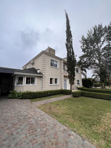 Casa En Venta O Alquiler En Barrio Privado Santa Ana