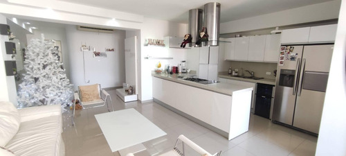 Tibisay Rojas Vende Hermoso Apartamento En Residencias Mandalay. Urb. Valle Blanco    Cod. 171253