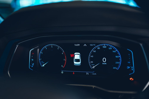 Imagen 8 de 15 de Volkswagen Vento Comfortline Manual 0km