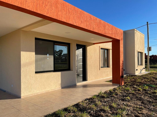 Imagen 8 de 30 de Casa 3 Dormitorios Y 2 Baños A Estrenar En Colón