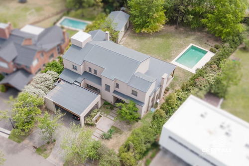 Imagen 2 de 30 de Excelente Casa De 5 Dormitorios En Venta - Rosario Golf Country Club