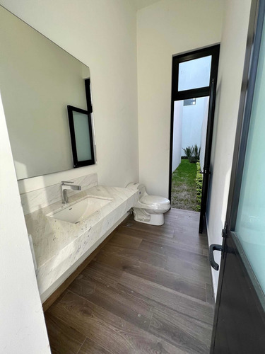 Imagen 9 de 30 de Casa En Fuentes Del Valle En Venta