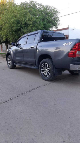 Toyota Hilux 2.8 Cd Srv 177cv 4x4 At 2016