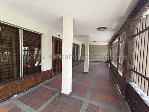 Hector Piña Vende Casa En Zona Centro Oeste De Barquisimeto 2 3-1 8 6 7 2