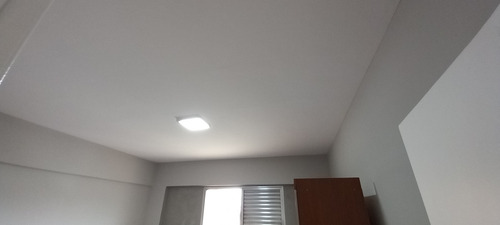 Apartamento De 01 Dormitório Com Vaga De Garagem Coberta !!!