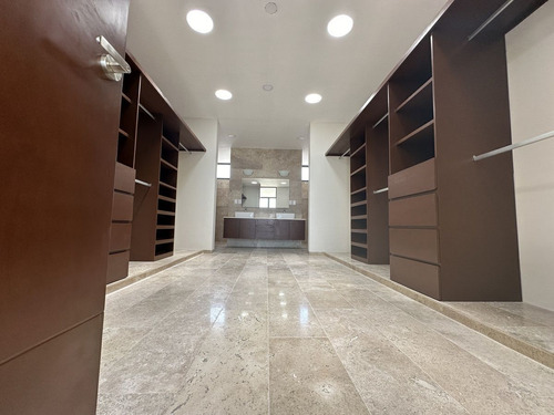 Casa De 4 Recámaras Dentro De Privada Cerca De La Isla, En Cholul