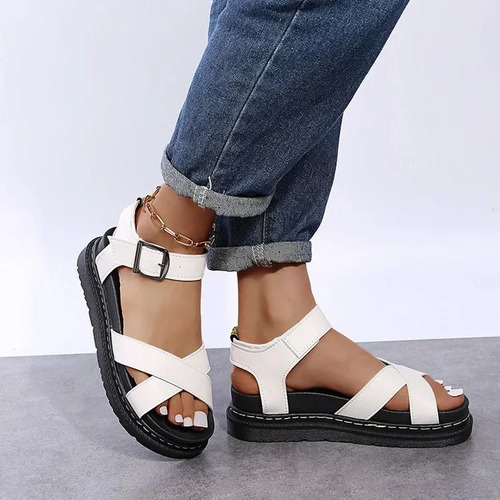 Sandalias Romanas Con Hebilla Y Plataforma De Fondo Grueso P