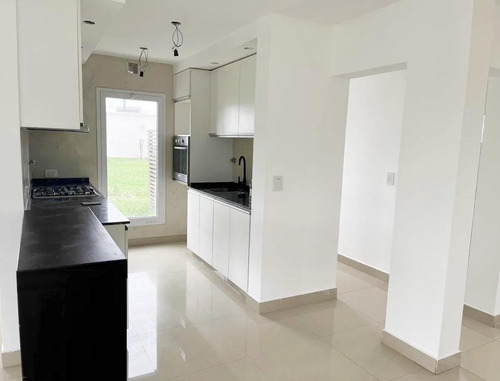 Imagen 4 de 13 de Casa En Venta El Canton Barrio Islas A Espejo De Agua Con Pileta