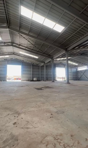 Centro Logístico Con Arriendo De Bodegas Y Almacen...