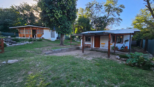 Se Vende Casa Mas Dos Departamentos En Tanti  