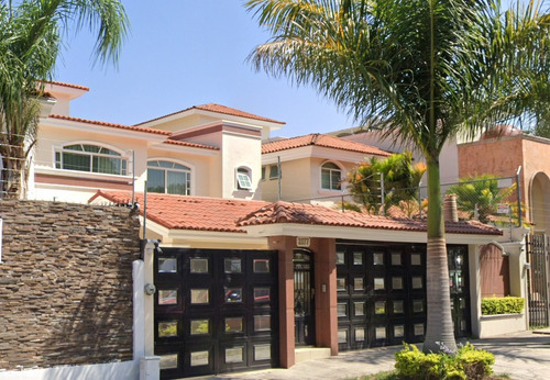 Casa En Venta, Recuperación Bancaria, Col. Bugambilias, Zapopan, Jalisco. Laab2