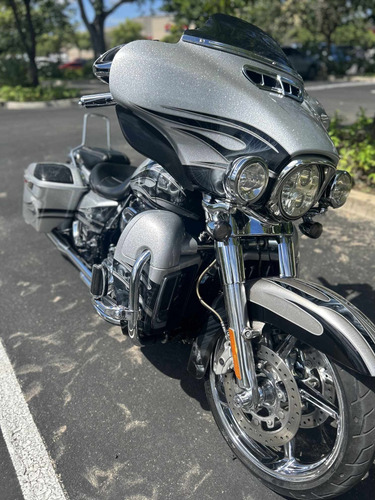 Poderosa Hd Cvo 1900 Cc Muchos Accesorios Extra